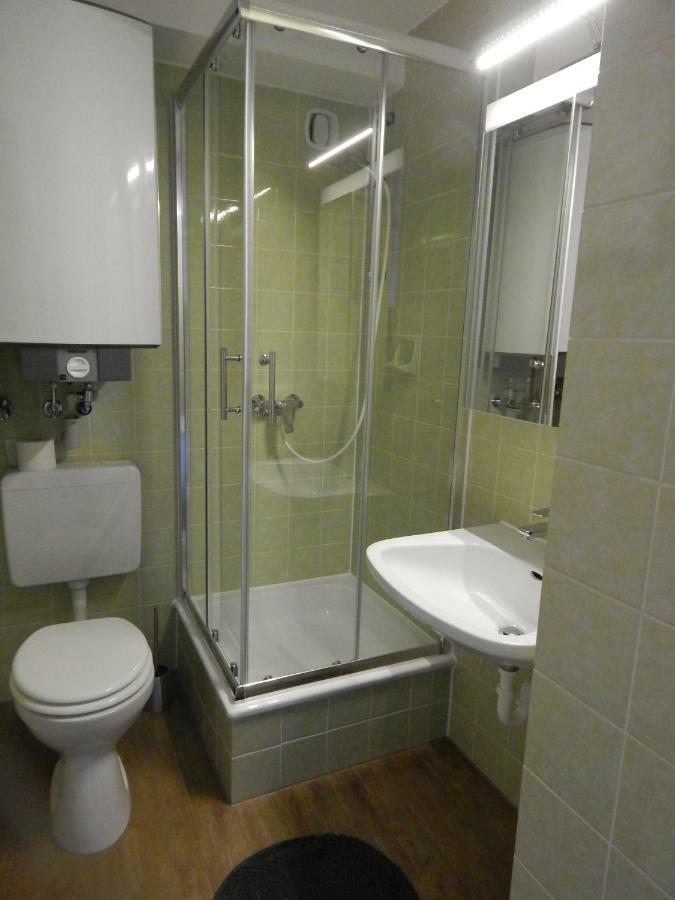 Free Apartment - Schoenblick Bad Urach Exterior foto